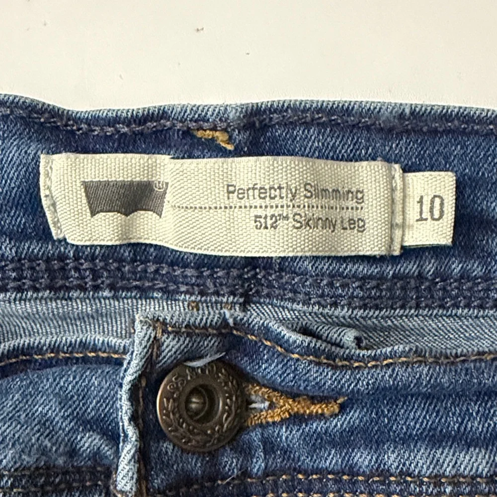 Levi's Perfectly Slimming 512 Skinny Leg Blue Jeans $59 - Picture 6 of 11